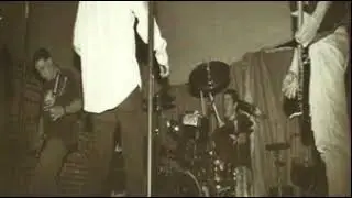 Opium Taylor - living