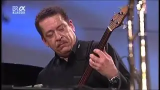 Solo de John Lee con hermoso bajo fretless - The Dizzy Gillespie All Star Big Band