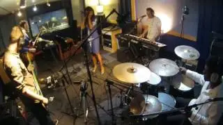 Rolly's Syndicate: Nine to five (Live session at Radio Plus)