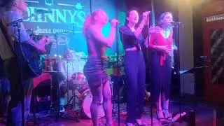 The Cool Club & The Lipker Sisters - Mas Que Nada