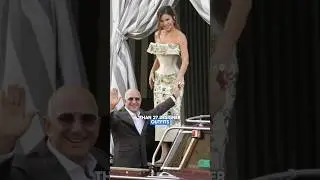27 Dresses. $500M Yacht. Jeff Bezos&rsquo; Wedding Was WILD