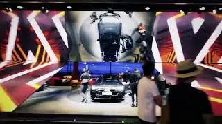 Beyond the Screen: How to Fuse Digital & Physical Elements for Maximum Booth Impact