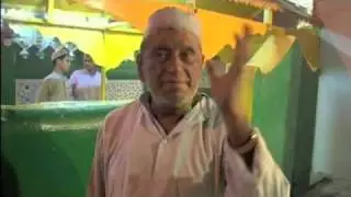 An important Sufi shrine in Delhi - Introducing religions (2/2)