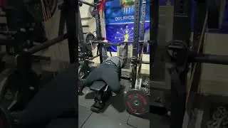 Cambered Bar Bench Press + doubled microbands 8 x 3 EMOM #strength #training #benchpress