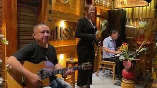 Qui Saura - Tr&igrave;nh B&agrave;y : Minh Ch&acirc;u