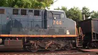A CW44AH leads E784