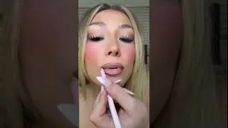 Do you like my lipstick color?