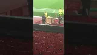 Usain Bolt selfie with Bruno Fernandes at Man United 2-1 Villarreal Ronaldo Telles