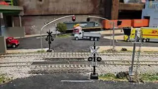 BNSF SD70MAC Executive Scheme by Kato