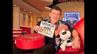 Boxer Ricky Hatton's Bookaboo intro Sketch featuring puppetry running mime.