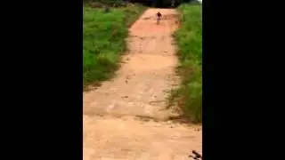 caindo de bike
