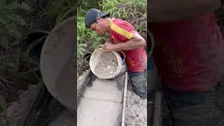 The process of finding gold | finding gold in bedrock fragments | finding an amazing gold nugget