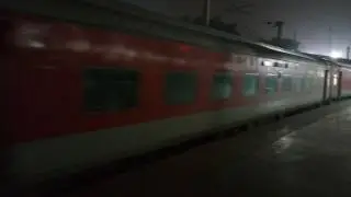 12423 Dibrugarh Town Rajdhani makes its entrance at CNB.