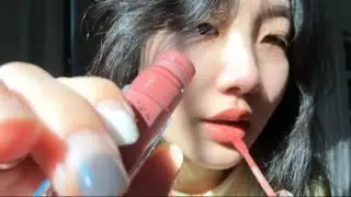 Saliva painting under the sun + lip glaze #applylipstick #voicecontrol #asmr #asmr sleep video