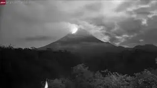 Sep 13, 2025: Infrared View of Molten Rock on Merapi Volcano’s Southwest Slope at Night (Indonesia)