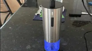 Electric Wine Opener Set, Tomeem Wine Gift Set Review, Easy to use, the colors give it a nice touch