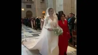 Boda de Nekal y Raúl en Monasterio de El Escorial. 2 madrinas (iglesia) #boda  #wedding #madrinas