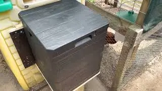 DIY: Plastic tuinkussenbox van de Lidl omgebouwd tot legnestkast. Makkelijk, simpel en gaat lang mee