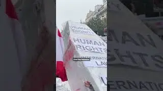 📍 Hundreds rally in support of Palestine at Place de la Republique in Paris