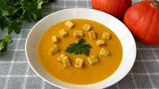 This pumpkin soup is so delicious that I make it every day! A simple pumpkin soup recipe!