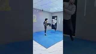 Self-Defence Slide Side Kick Tutorial UK | Step-by-Step Martial Arts Guide⚡️💥 #SelfDefence #shorts