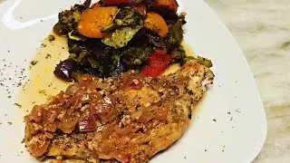 Как приготовить сочное куриное филе в чесночном масле и запеченные в духовке овощи!