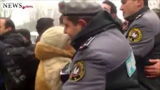 Anti-Russia protesters in Armenia clash with police - Dec 20 2013