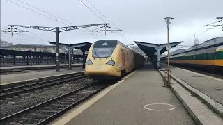 Rama electrică Hyperion 002 al Softrans plec&acirc;nd din stația București Nord.
