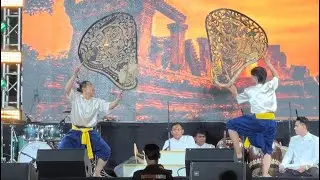 ល្ខោនស្បែកធំ Big Puppet Shows