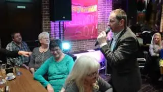 Nicky Jones - Medley @Caf&eacute; Oud Gemeentehuis