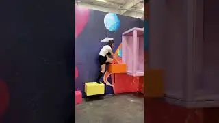 how to play it? #indoorplayground #themedpark #kidspark #cantonfair #amusement #mario #dirolep