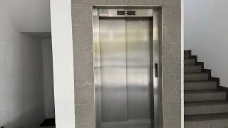 1991 Schindler S-Series Aufzug in einem Bürogebäude in Ismaning 