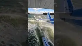 Pt 3: Flying the approach and landing in an old school floatplane / seaplane, Ontario, Canada!