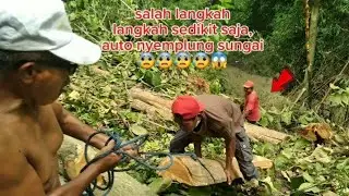 Tepat di bibir sungai yg Extream!!!.. proses menaik kan kayu jati yg membutuhkan tenaga& fikiran🤔🤔