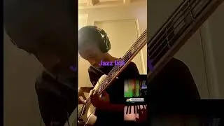 Catching this Jazz lick. #jazzlick#jazzbass#basslick
