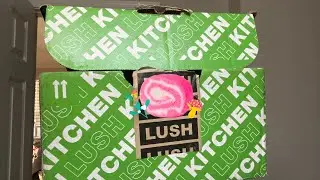 LUSH UNBOXING October Kitchen Box + Halloween Goodies 👻