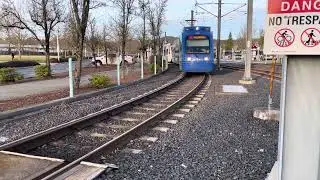 MAX type 6 418 coming from the Airport and going to Hillsboro , Oregon