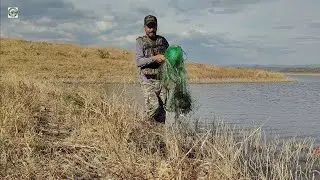 Una mega pesca entre el zacate de los arroyos