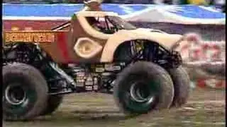 Monster Jam - Anaheim 2008 - Donkey Kong Monster Truck - Freestyle