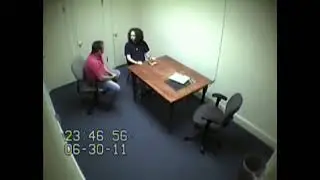 El asesino  Stephen McDaniel mantiene su cuerpo inquietantemente inm&oacute;vil durante un interrogatorio