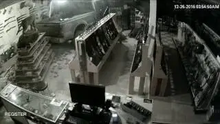 Burglars smash truck into Rio Rancho gun store to steal guns