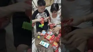 Unboxing Jollibee Sanrio CharacterWonderwheel blind box.Haha sheeshh..#lunafam #jolibee #KiddosJoy