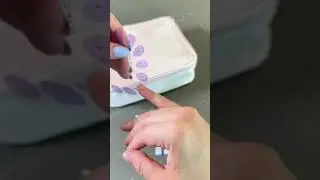 Nasze nowe Super Stick Mani nakłada się metodą nakładkową, nie potrzebując kleju!