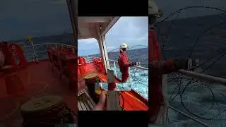 how does ships protect themselves from Pirates