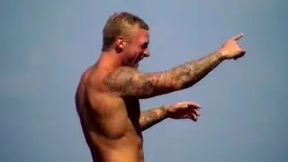 Philip giver den gas i gæt og grimasser