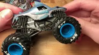 Monster Jam Champion Collection Megalodon Unboxing