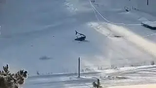 Hubschrauber fliegt in Skilift und st&uuml;rzt ab - zwei Tote