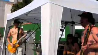 LO FI LIVE PIG POOL LORENA BRASIL I ULTIMATA ROBOT FILMZ 2011