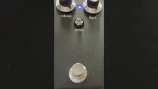 Discordance Electric Acetone FM2 style fuzz pedal with Agile Legacy 627 baritone guitar