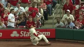 PIT@STL: Craig makes sliding catch in foul ground